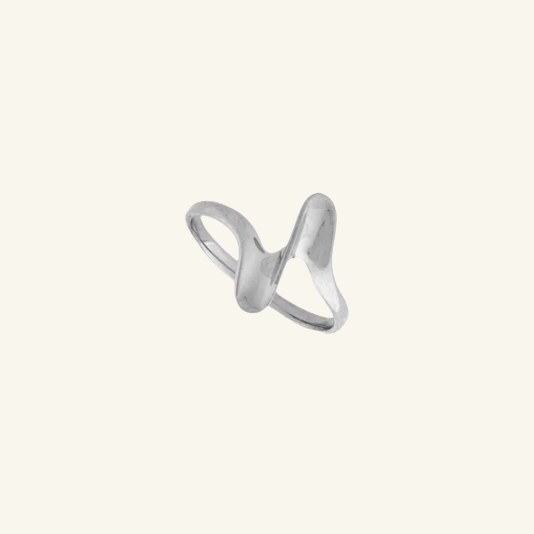 La Vague Wave Dainty Ring