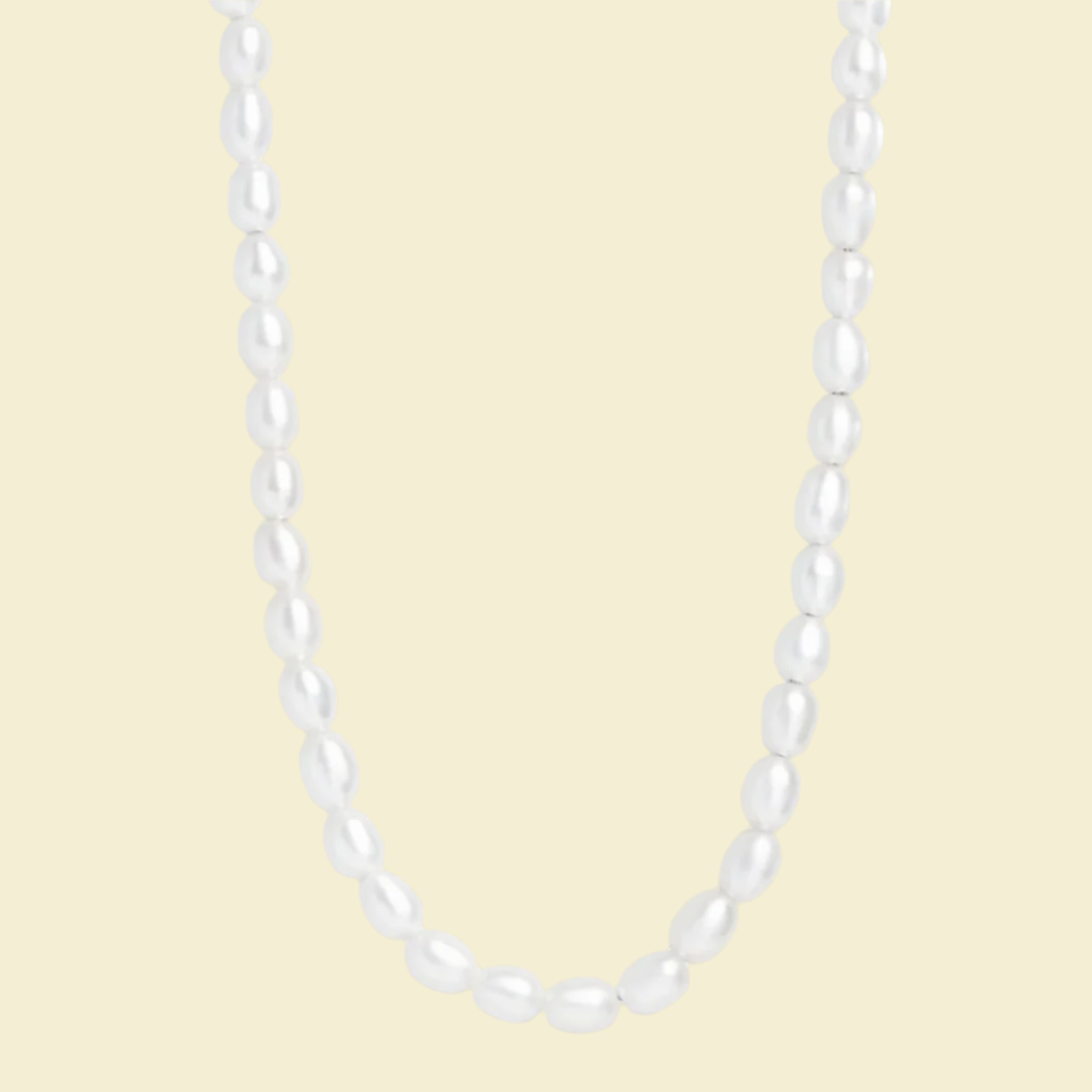 Mid Size Natural Pearl Necklace