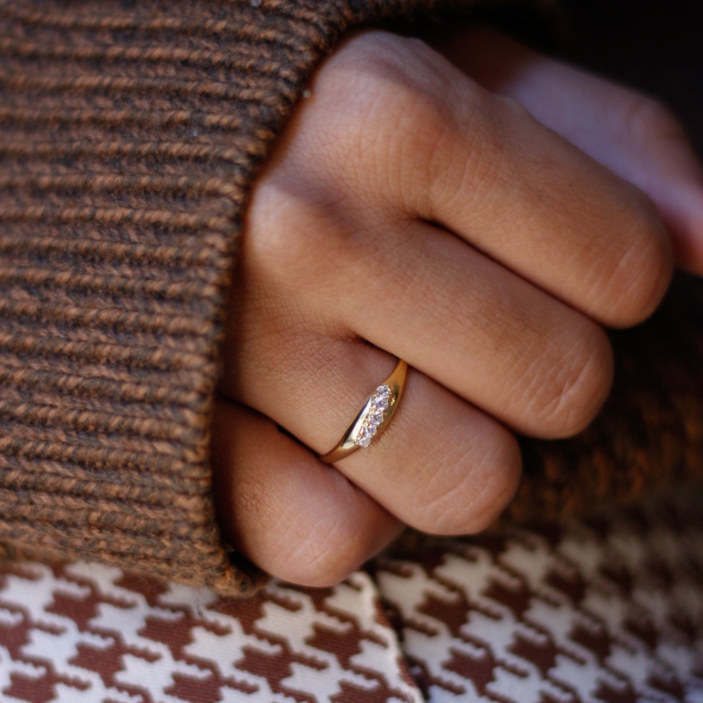 Oyster Slim Signet Dainty Ring