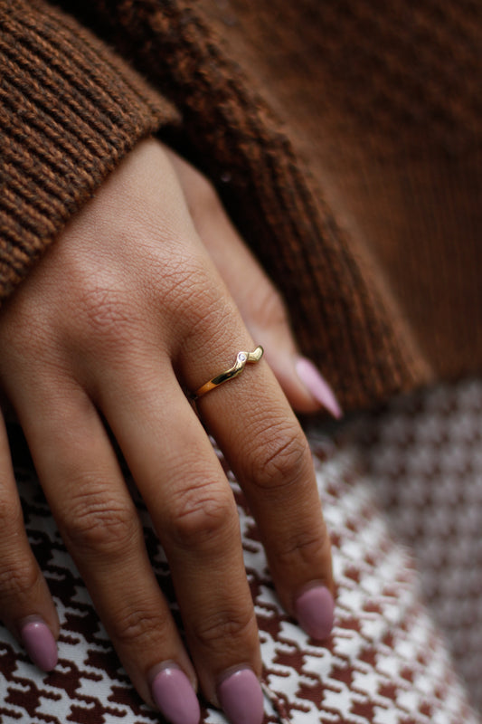 Tiny Wave Dainty Ring