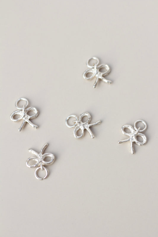 Bow Pendant Necklace Silver